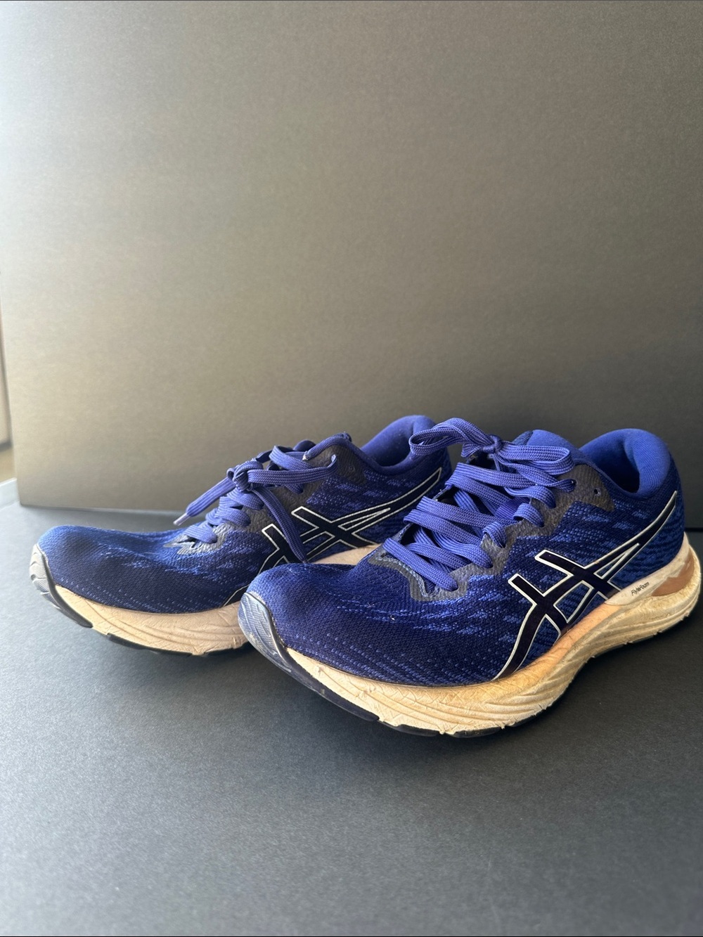 ASICS women’s royal blue gel stratus 3 size 9.5